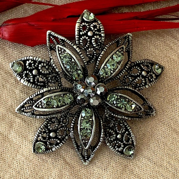 Jewelry - Vintage Flower Rhinestone Brooch Pin Gray and Green
